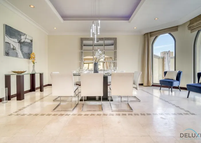 Premier 6Br Villa With Assistant\'S Room And Private Pool In Frond E Palm Jumeirah By Deluxe Holiday Homes