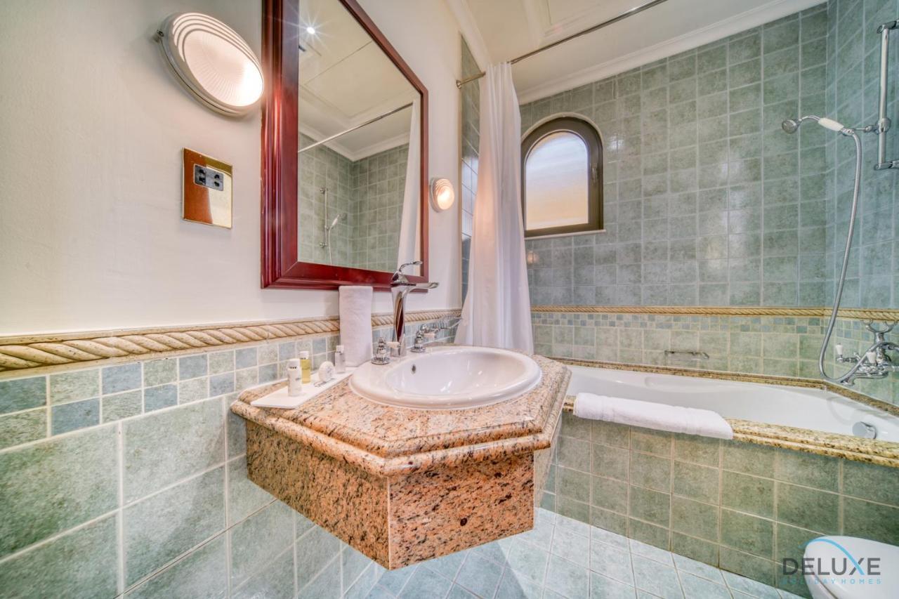 Premier 6br With Assistant's And Private Pool In Frond E Palm Jumeirah By Deluxe Homes Апартаменти