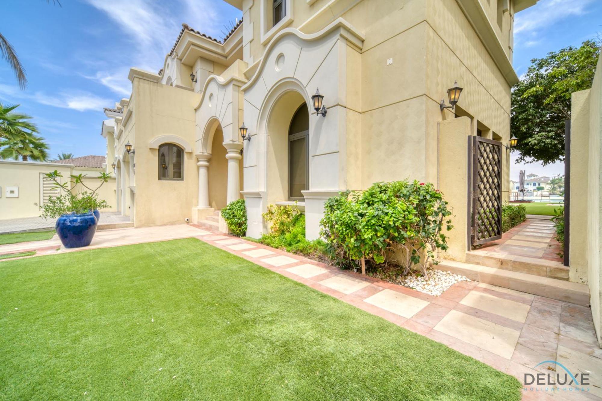 Premier 6br With Assistant's And Private Pool In Frond E Palm Jumeirah By Deluxe Homes *