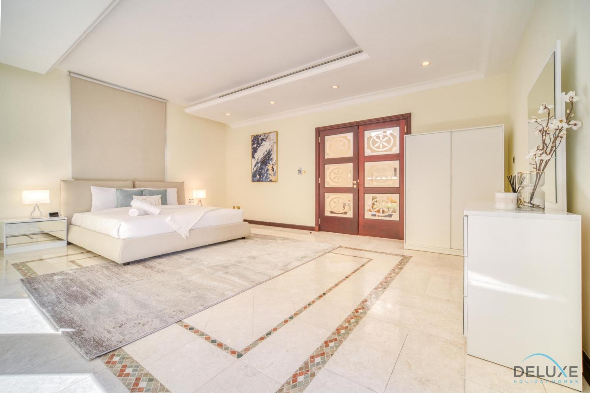 Premier 6br With Assistant's And Private Pool In Frond E Palm Jumeirah By Deluxe Homes