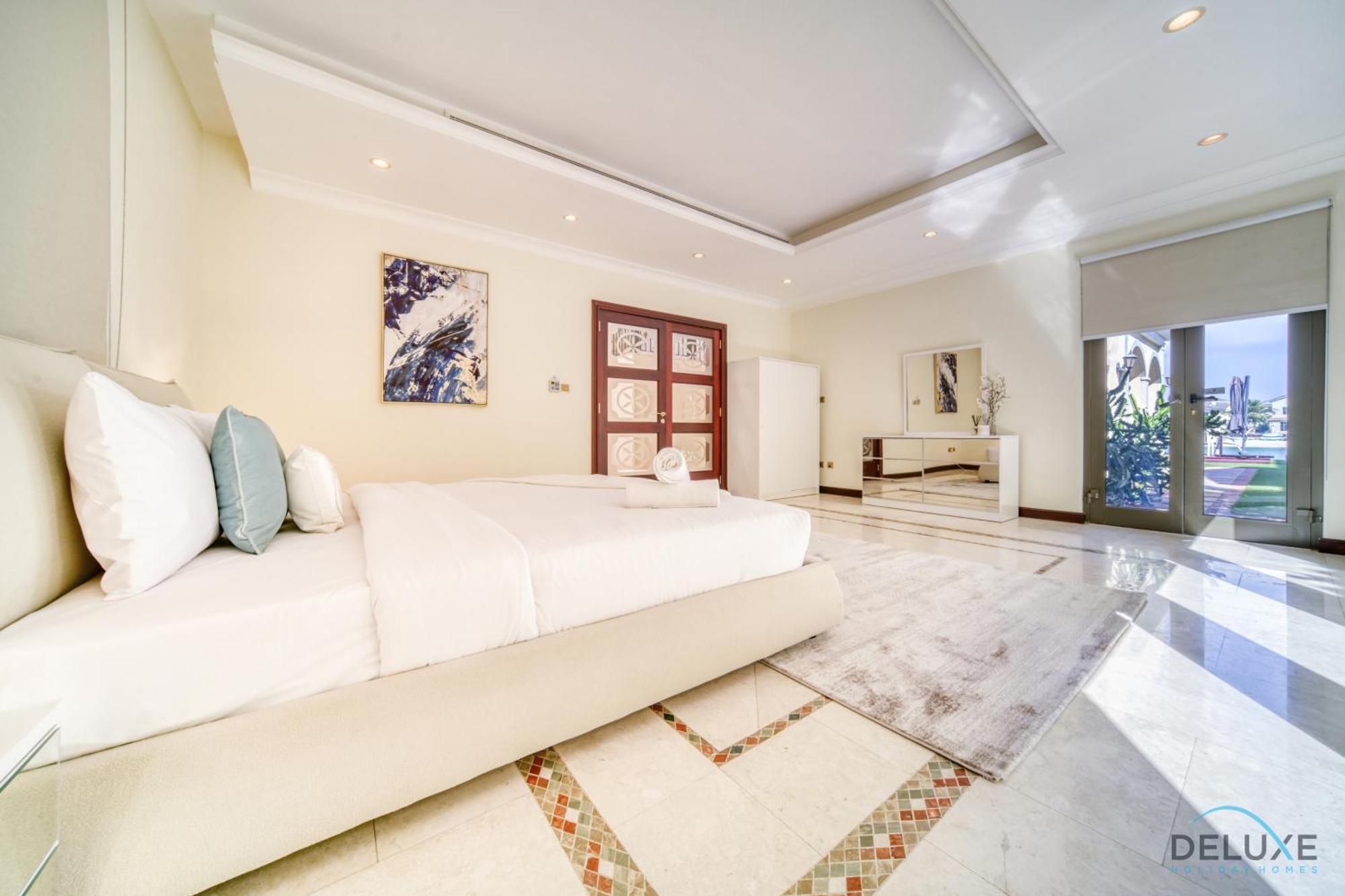 Premier 6br With Assistant's And Private Pool In Frond E Palm Jumeirah By Deluxe Homes Апартаменти Дубай